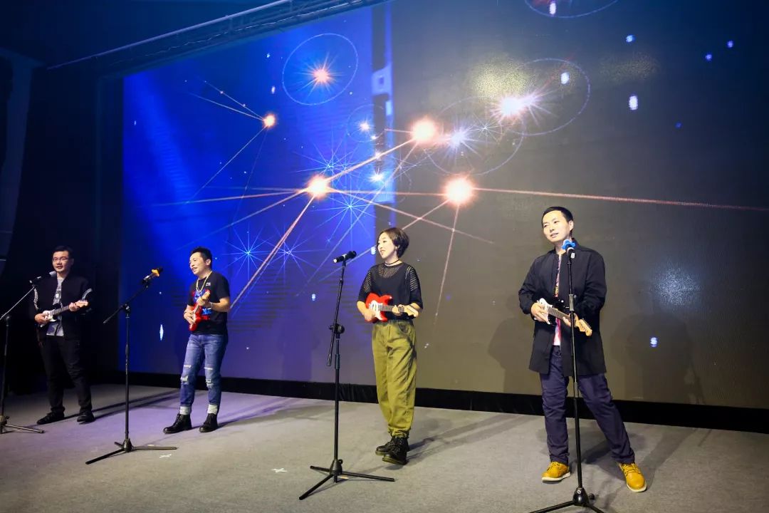 东方宏，以音乐为桥，共绘梦想蓝图的温暖演绎我们的日子东方宏扮演者
