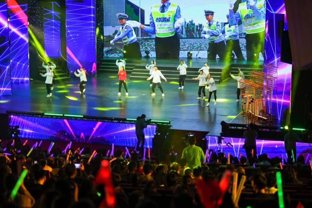 2019年东方卫视春晚，精彩纷呈的跨年夜盛宴2022东方卫视春晚播出时间表